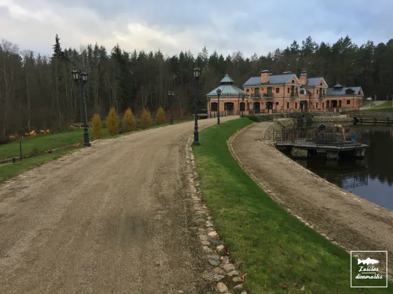 Neveikianti Jusinės upės žuvų pralaida