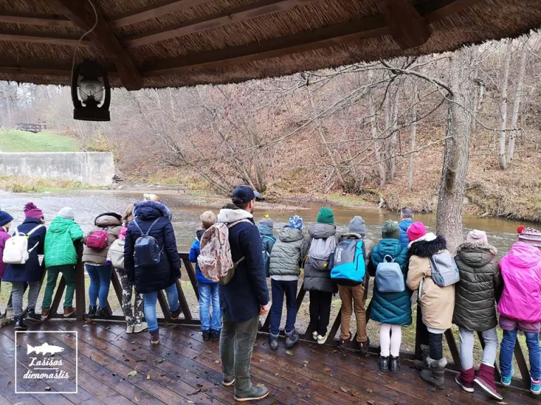 Su mažaisiais mūsų bičiuliais, buvom pasivaikščioti prie Vilnelės.